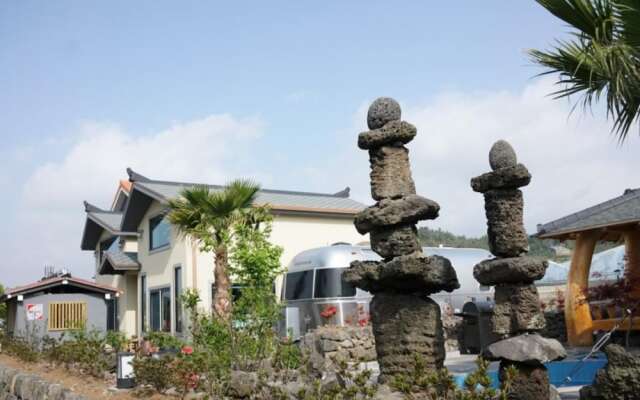 Seogwipo Haengbok Pension
