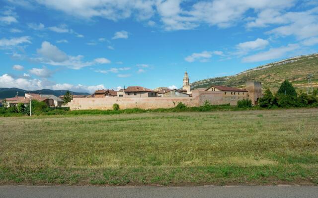 Inviting mansion in Salinillas de Buradón with pool