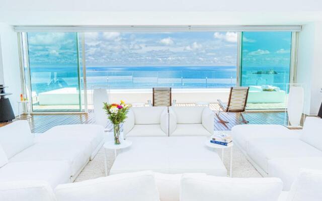 Oceanfront Penthouse, Private Pool, Spa Tub and Gym!