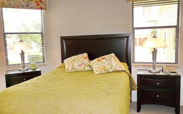 Unique Waterfront Home With Pool, spa and Guesthouse