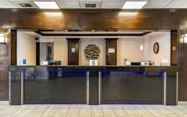 Best Western Plus Lake Front Hotel