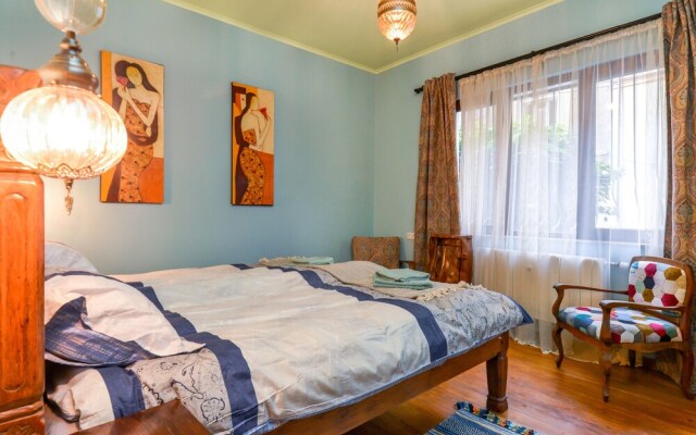 FM Premium 2-BDR Apartment - Pistachio