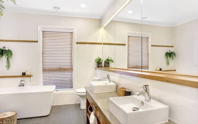 Sofia-Rose and Cottage