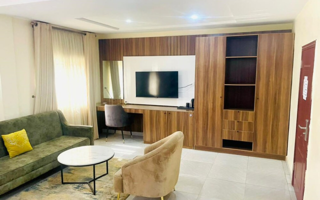 Stallion Luxury Suites