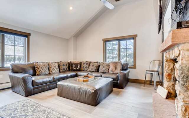 Expedition Station #8636 by Book by Owner