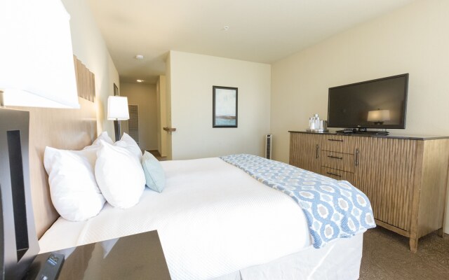 Cambria Landing Inn & Suites