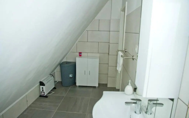 TRUTH Studio - Queensize Bett - Netflix - Küche