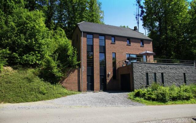 Villa with Sauna near Golf Course
