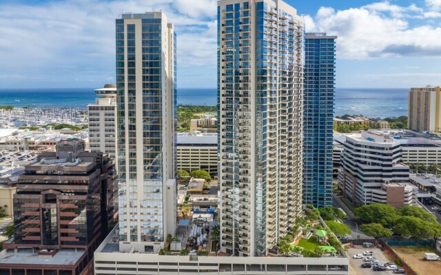 Sky Ala Moana 4209 2 Bedroom Condo by RedAwning