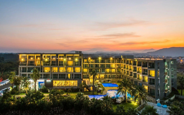 The Four Graces Resort