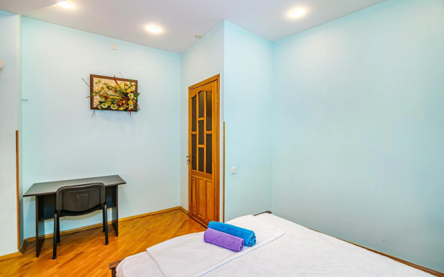 Old City 3 Room Lux Home