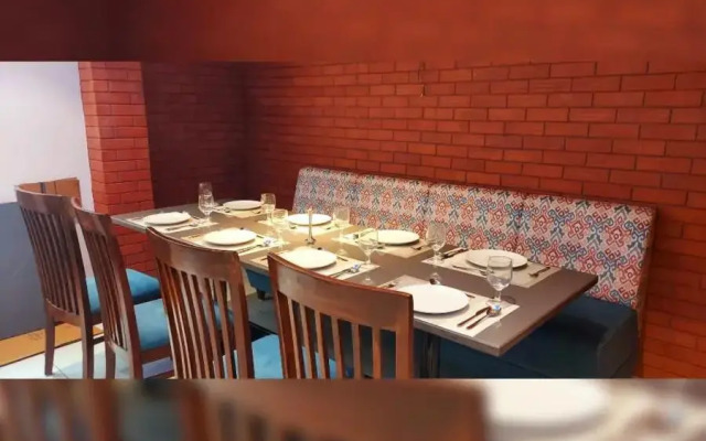 Hotel Red Chillee Restro