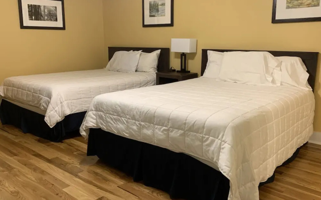 Kanuga Inn & Lodging