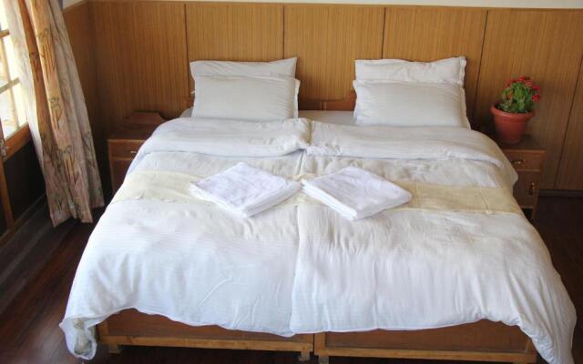 New Moon Guest House