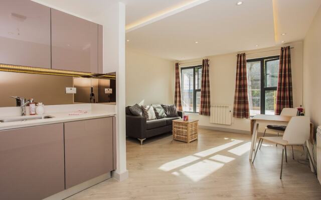 1 Bed Flat, 2 Minutes from Station