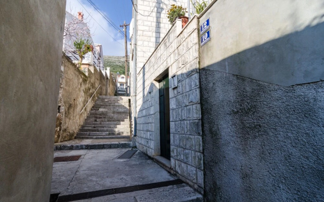 White Wave Guest House