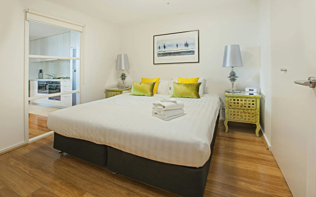 Waterfront Melbourne Apartments