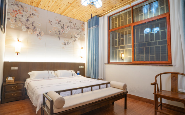 Floral Hotel·Huiyuan Residential Accommodation (Tianzhu Mountain Scenic Area Store)
