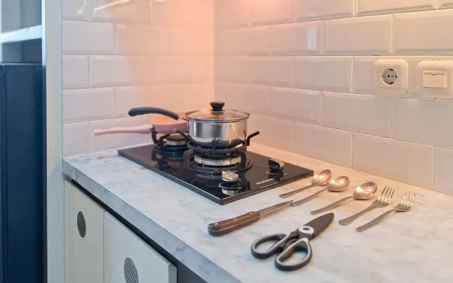 Modern Monochromatic Studio At Transpark Bintaro Apartment