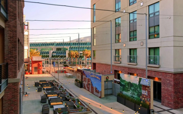 Hilton San Diego Gaslamp Quarter