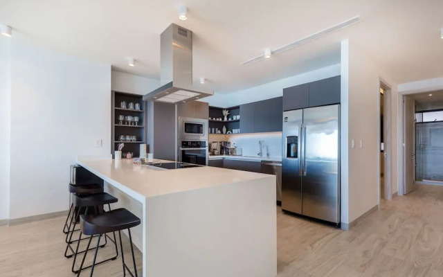 Oceanfront Vibes Iconic Beachside Getaway