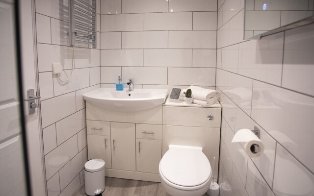 28 Isallt at the Bay