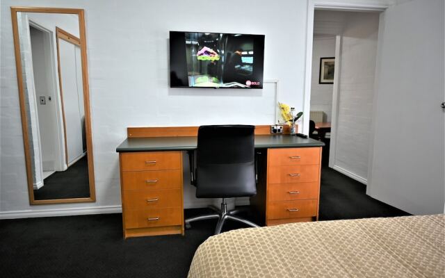 Best Western Grand Country Lodge Motel