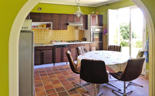 Attractive Cottage in Plozevet