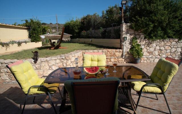 Sunny hideaway Residence Close to the Nature