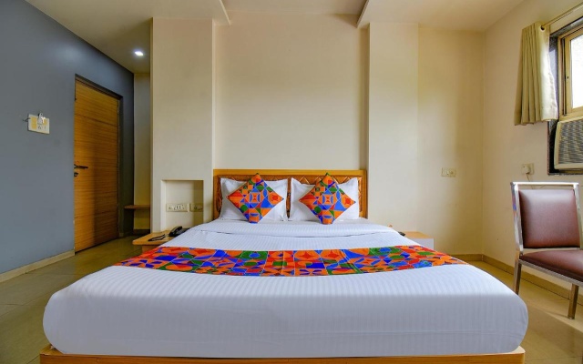 FabHotel Royal Empire