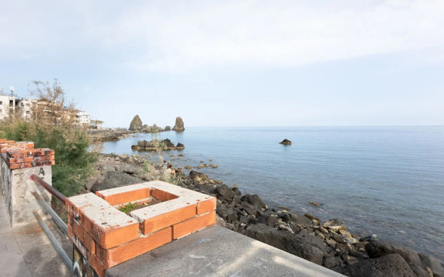 Aci Castello Seaview Apartment With Parking