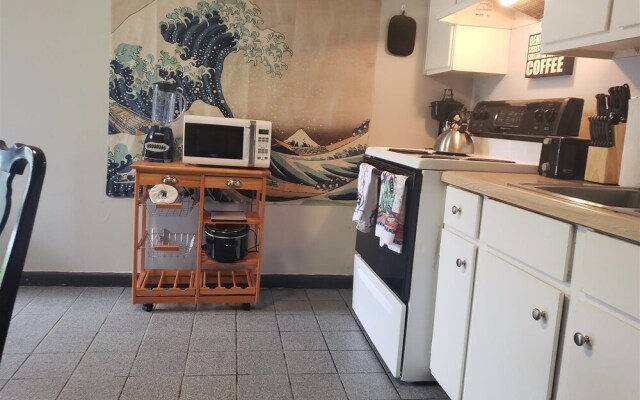 Apartment - 1064 College Street