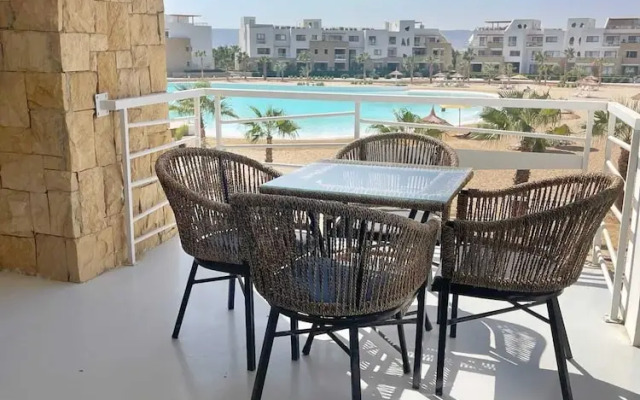 Xuru Stays I Charming & Beautifully Styled 3bdr @ Swan Lake Gouna