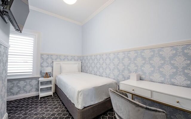 Bankstown Hotel