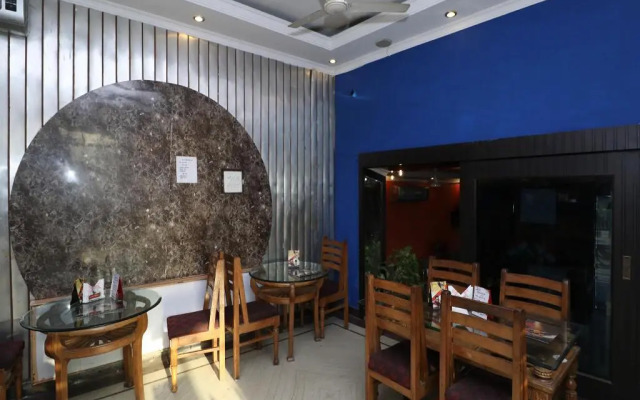 Hotel Laxmi Palace by OYO Rooms