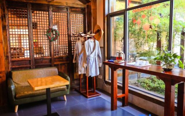 Ruyuan Culture Theme Inn