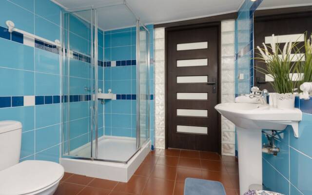 Warsaw Mickiewicza Apartment by Renters