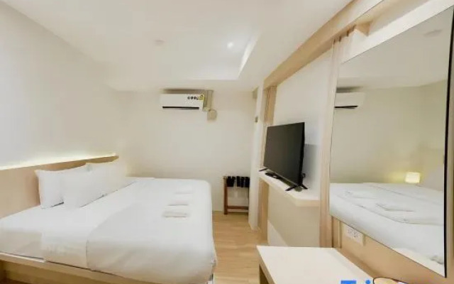 Zhennan Teabar Hotel