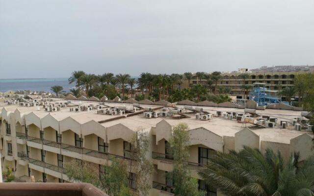 Golden Rose Hotel