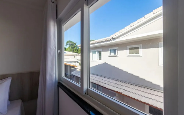 Houses in Condominium Near Pitinga Beach - MGI