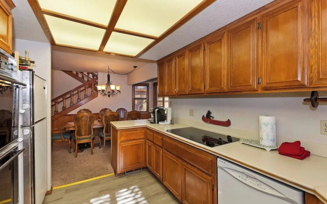 Canyon Castle Mtn Retreat w Hot Tub