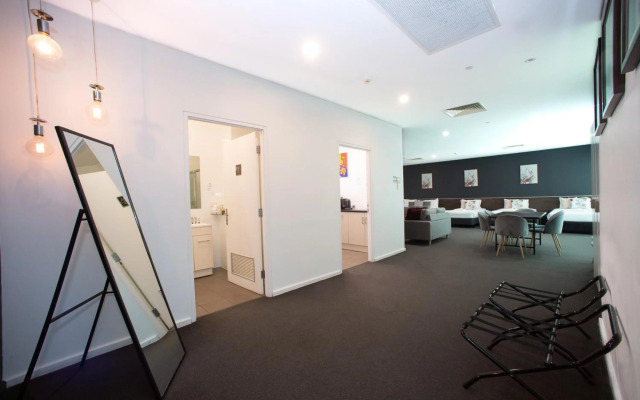 Sfera's Park Suites & Convention Centre