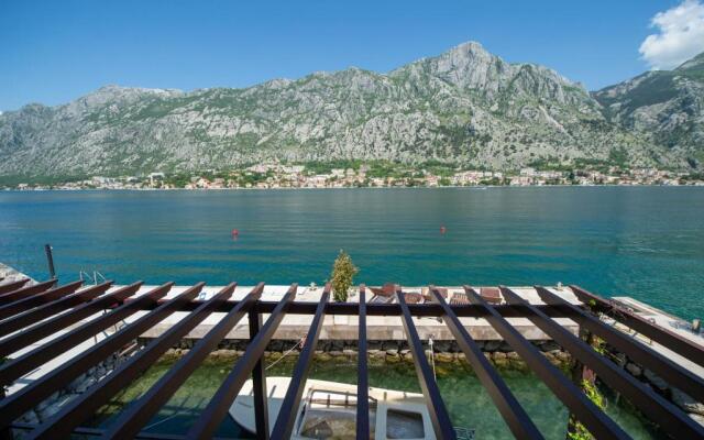 Seaside House Kotor