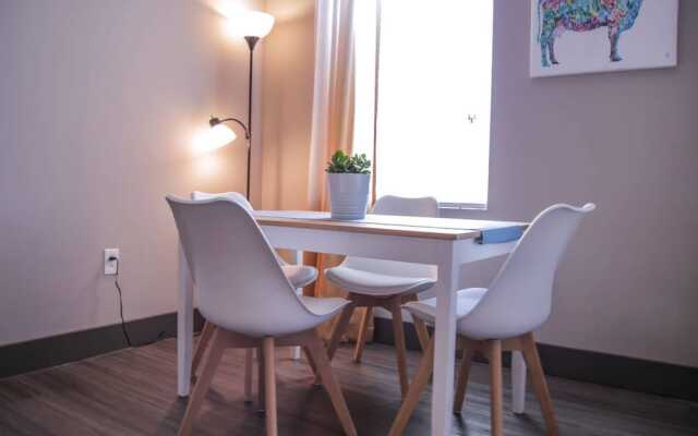 Lockerbie Square 2BR Apt Near Mass Ave