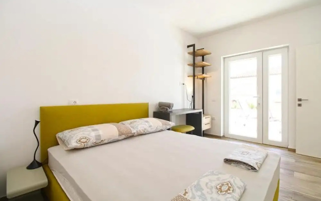 Modern Villa With Private Pool and Garden