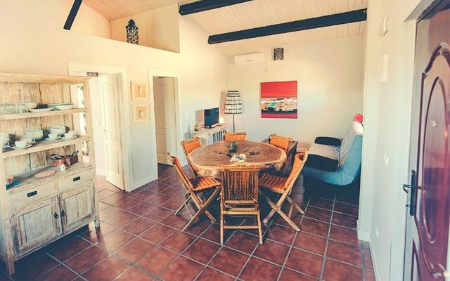 House With 2 Bedrooms in Cañamero, With Wonderful Mountain View, Pool
