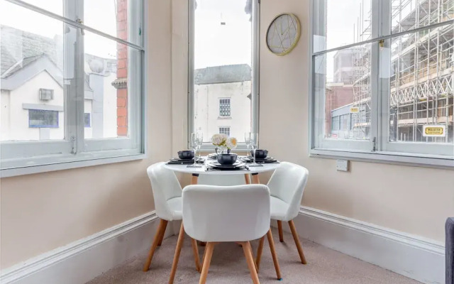 Worcester City Centre Apartment - 2 Bedrooms