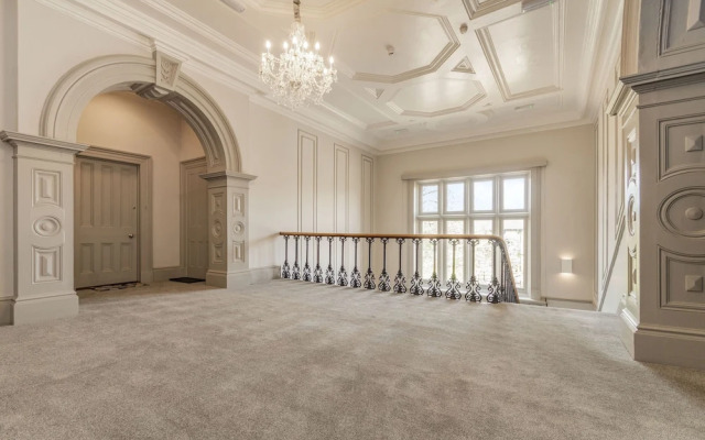 Apartment 6