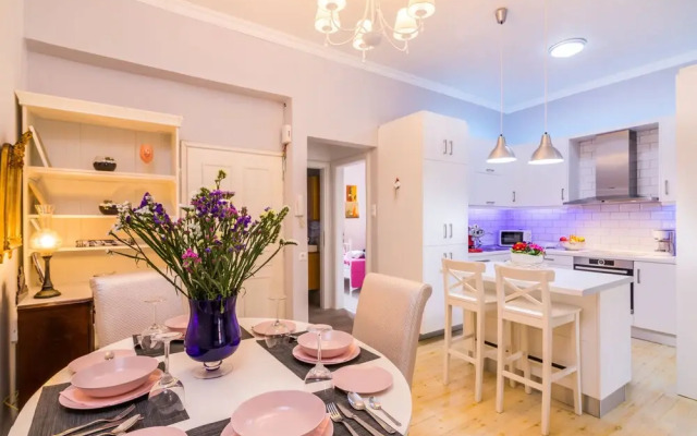 St Spyridon Cosy Apartment