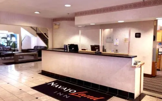 Navajoland Inn and Suites